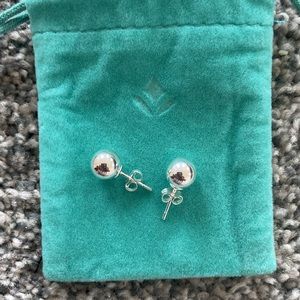 Brilliant Earth 
Silver
Ball Stud Earrings (8mm)